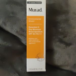 Essential-c Day moisture Broad spectrum SPF30